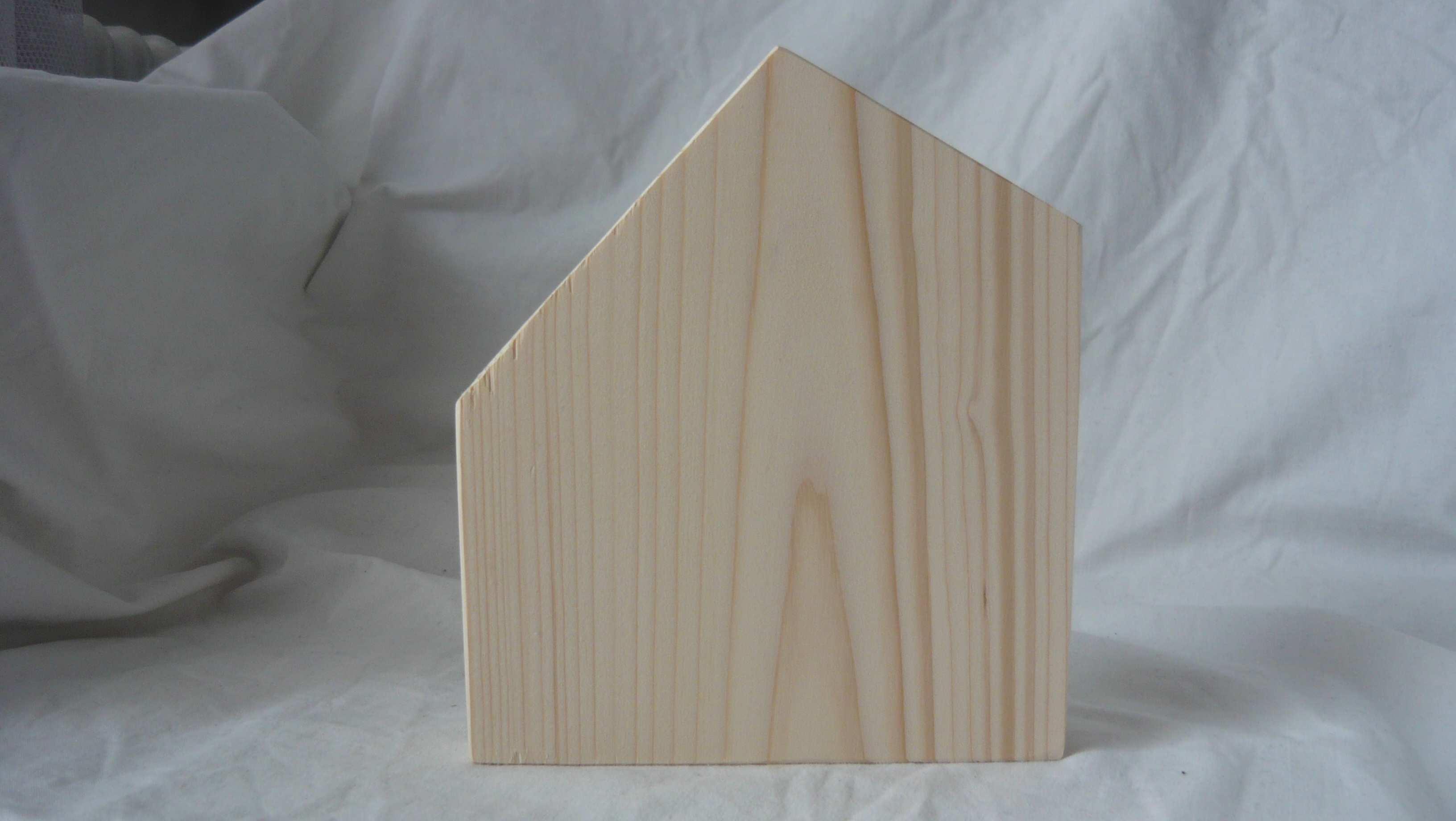 Dřevěný domeček - úzký 1